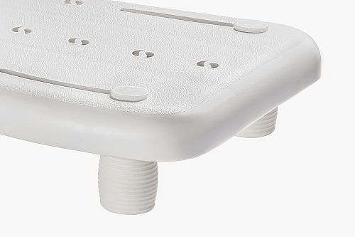 Прорезиненные ножки, регулируемые по ширине ванны